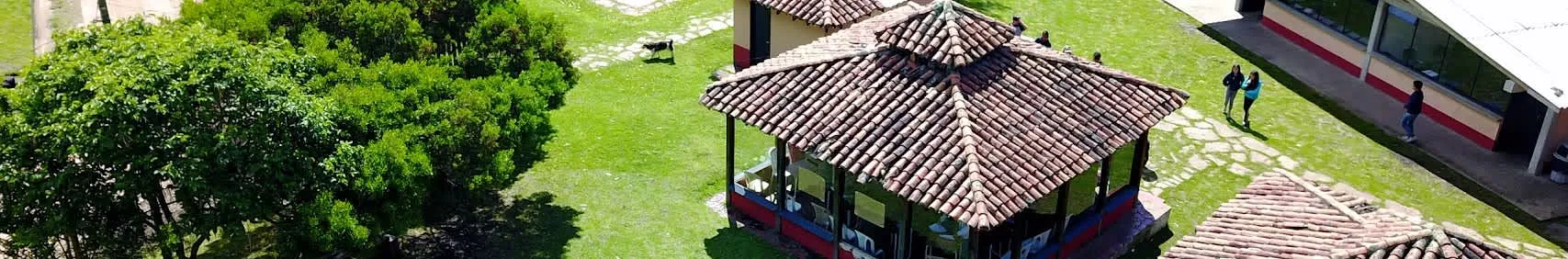 Toma aerea del Colgeio Integrado Campestre Colombia Hoy