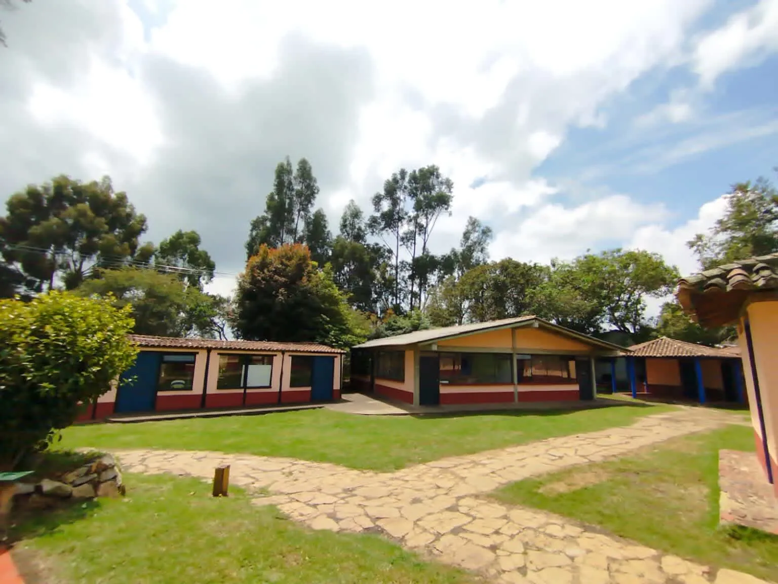 Colegio campestre Colombia Hoy en Facatativá - Instalaciones educativas